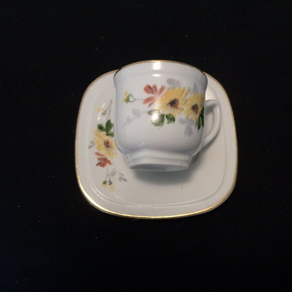 FRENCH GIRL STYLE VINTAGE FRENCH YELLOW FLOWERS SM CUP & SAUCER - Picture 1 of 9